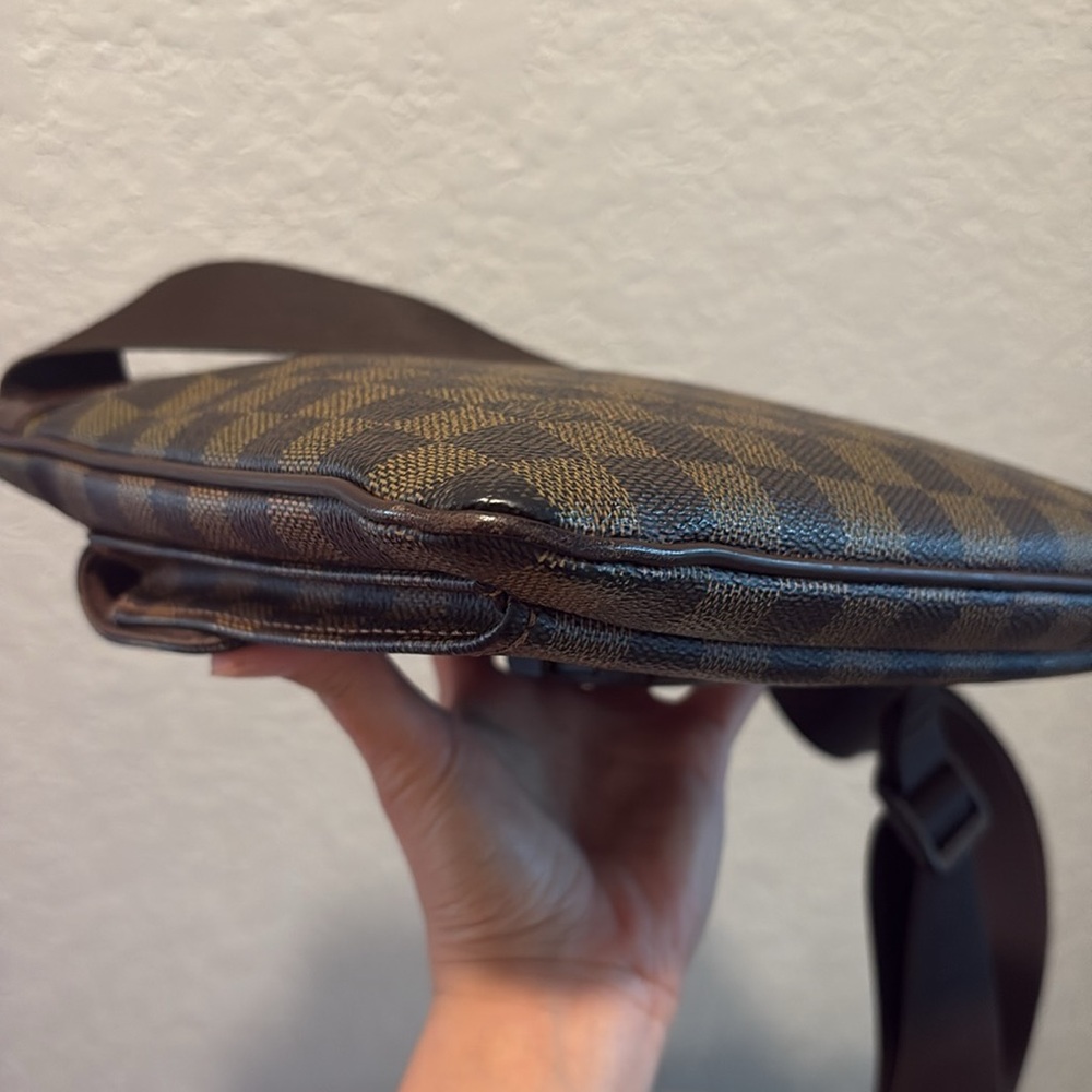 Louis Vuitton Melville LV Crossbody Brown Damier Bag - Picture 10 of 15